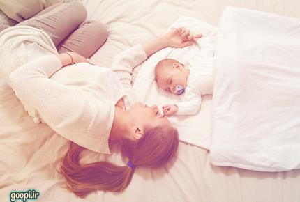 خوابیدن نوزادان در کنار پدر و مادر هم جنبه مثبت دارد و هم جنبه منفی