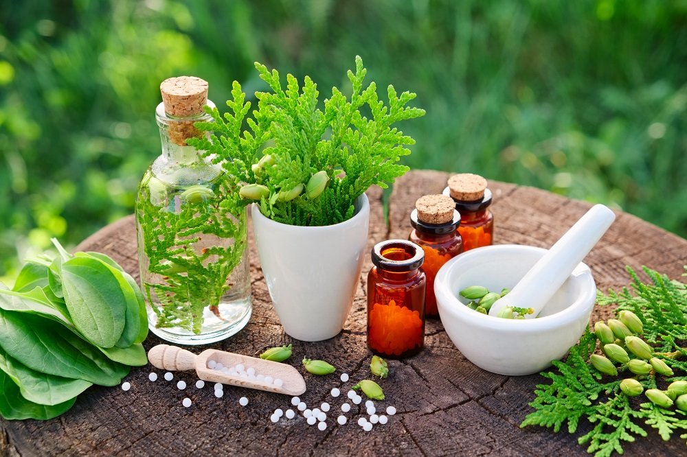 بررسی اثرات ضد ویروسی بیست گونه از تیره های مختلف گیاهان دارویی ایران